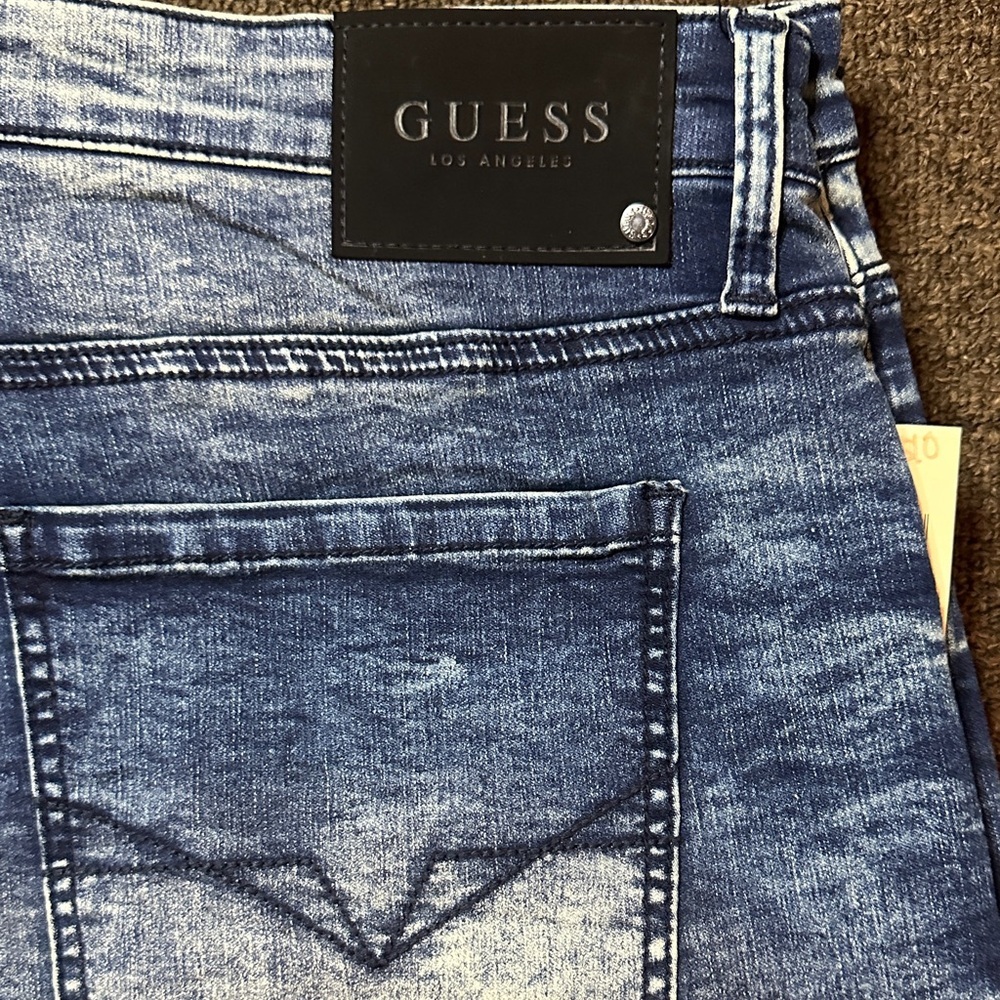 GUESS New Men's Faded Blue Slim Jeans size 38x32 - Picture 11 of 11